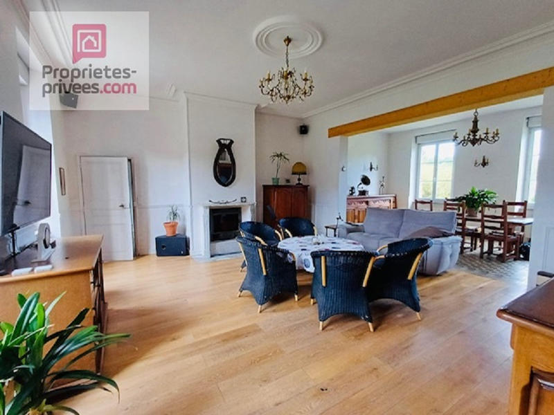 Demeure - 400 m² - 14 pièces