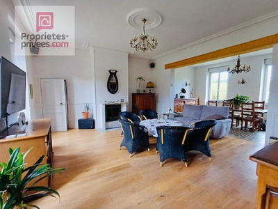 Demeure - 400 m² - 14 pièces