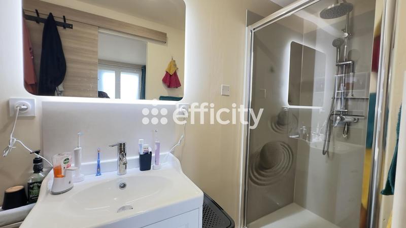 Maison - 205 m² - 8 pièces