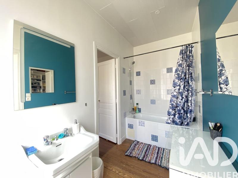 Maison - 249 m² - 10 pièces