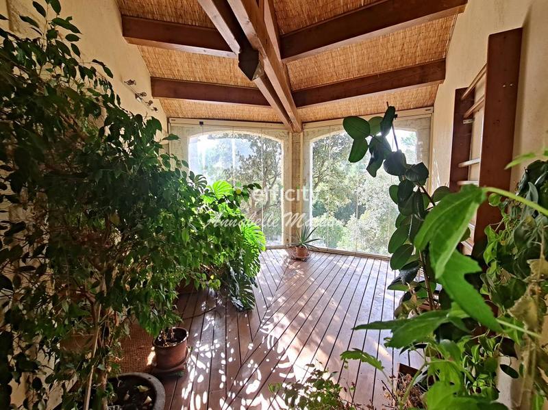 Maison - 280 m² - 8 pièces