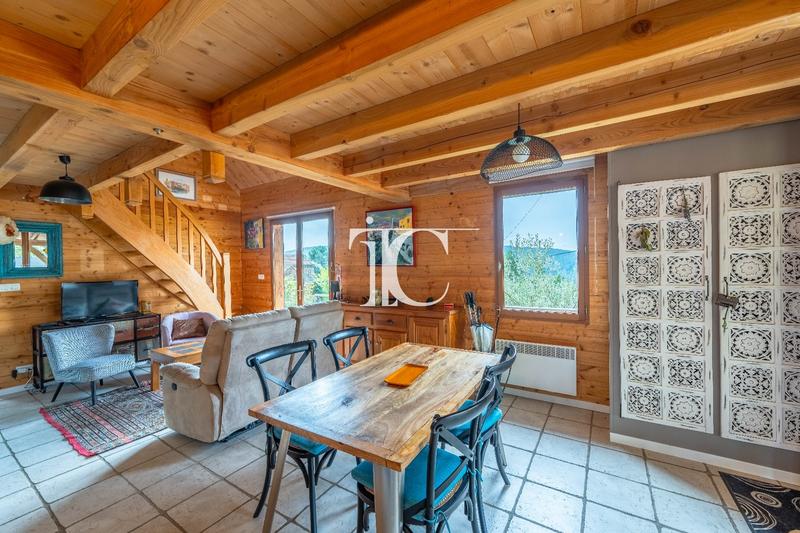 Maison de bois - 70 m² - 4 pièces