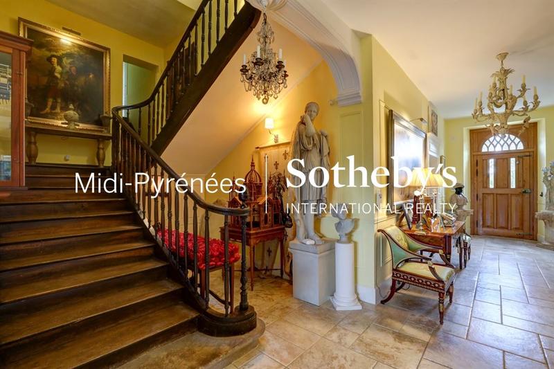 Maison de maîtres - 728 m² - 18 pièces