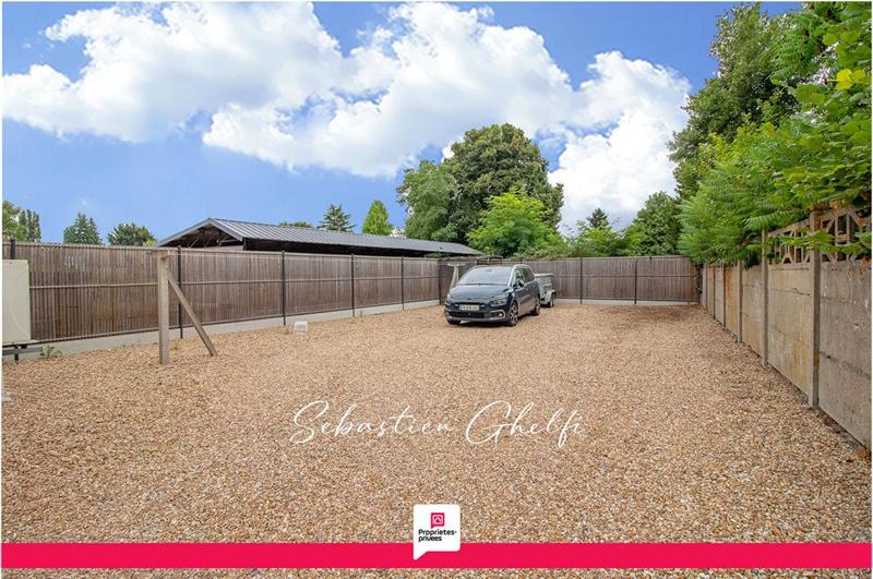 Maison - 572 m² - 7 pièces