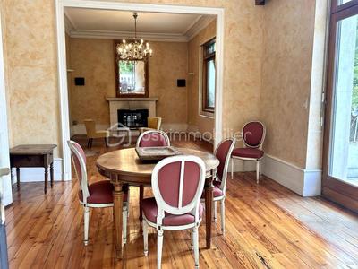 Demeure - 298 m² - 12 pièces