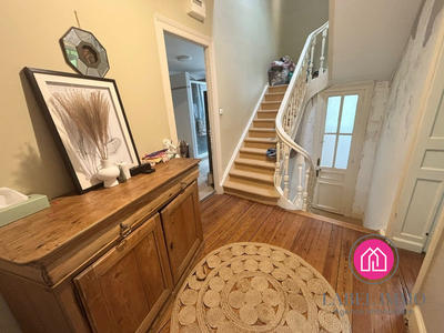 Maison - 180 m² - 10 pièces