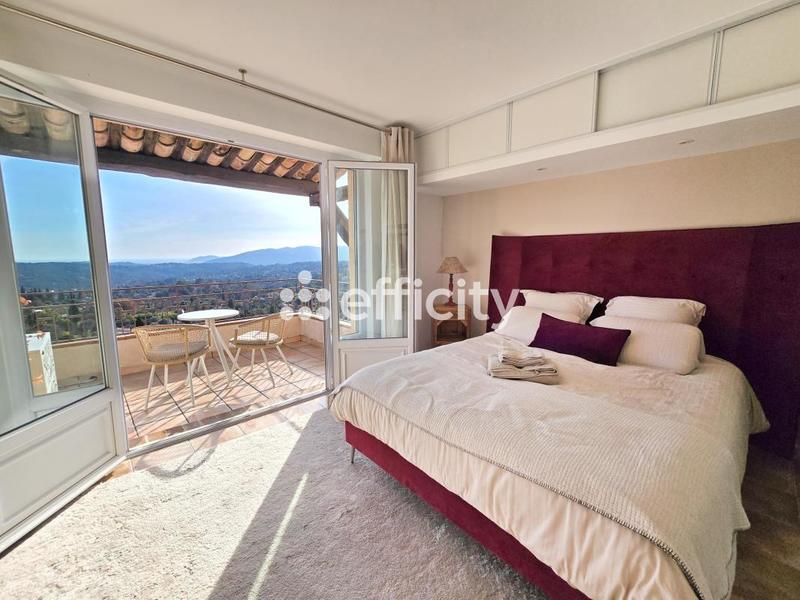 Maison - 235 m² - 6 pièces