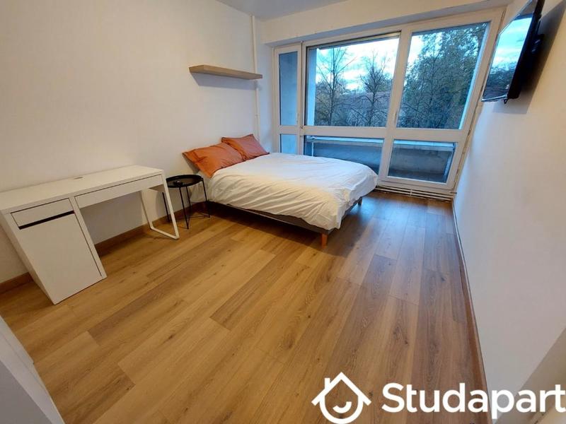 Chambre - 13 m² - 1 pièce