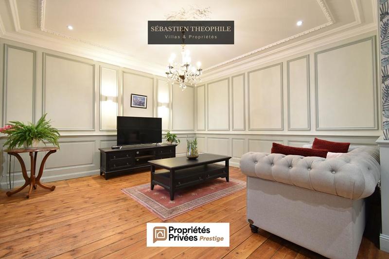 Maison - 291 m² - 9 pièces