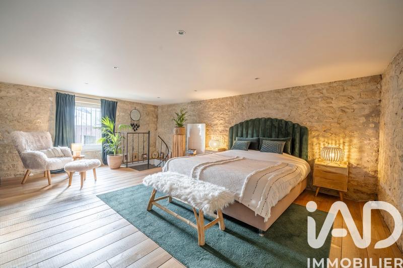 Maison - 235 m² - 8 pièces