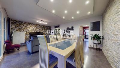 Appartement - 94 m² - 6 pièces