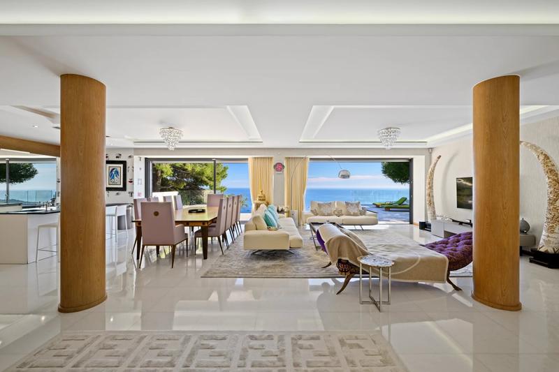 Villa - 300 m² - 9 pièces