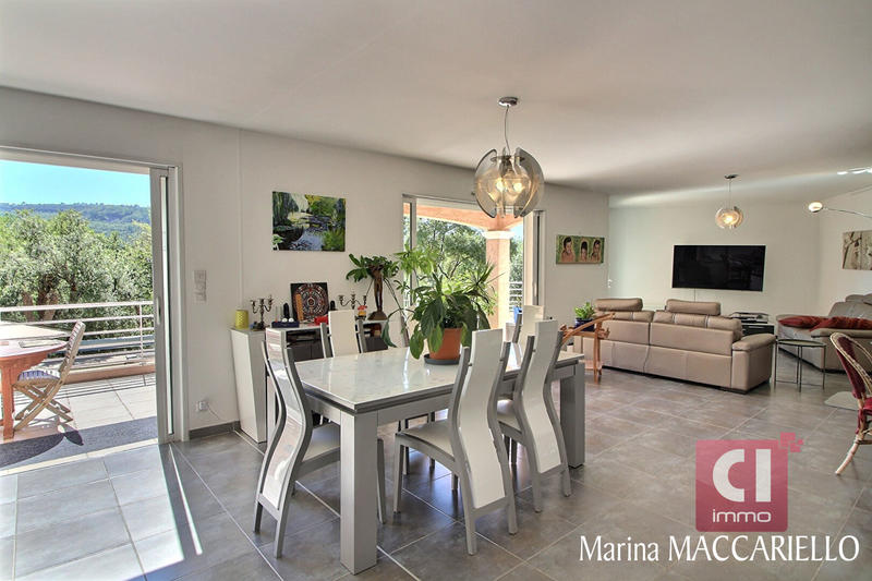 Maison - 150 m² - 5 pièces