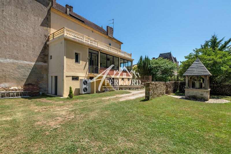 Maison ancienne - 217 m² - 8 pièces