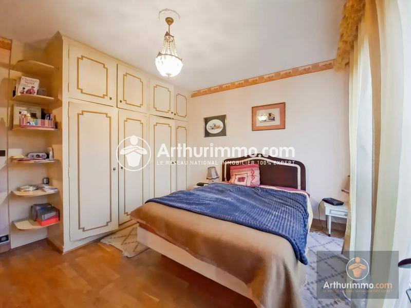 Appartement - 96 m² - 5 pièces