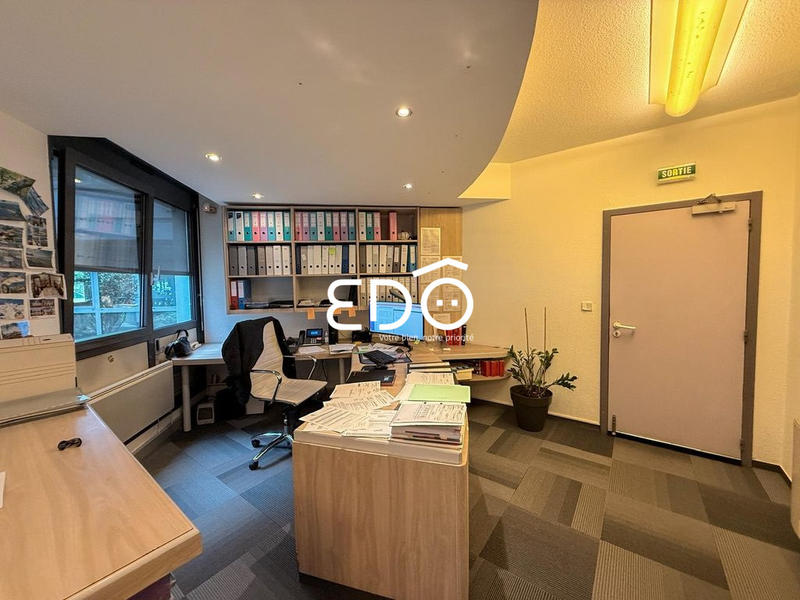 Local commercial - 135 m²