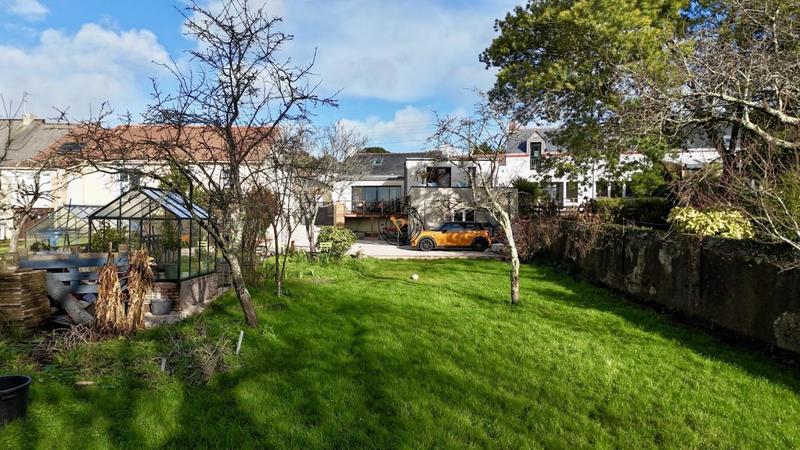 Maison - 140 m² - 5 pièces