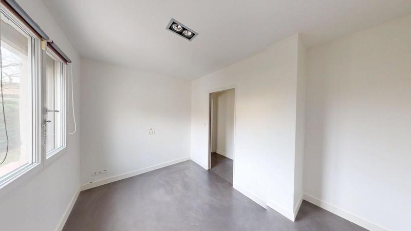 Maison - 203 m² - 5 pièces