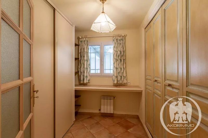 Villa - 181 m² - 7 pièces