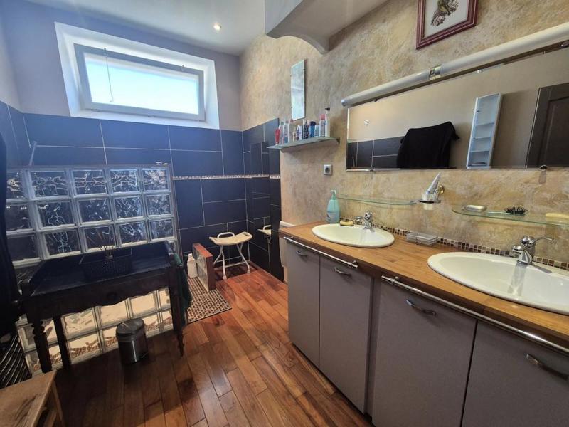 Maison de village - 290 m² - 7 pièces