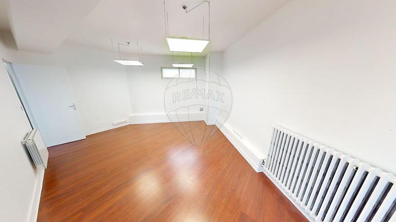 Local commercial - 80 m² - 5 pièces