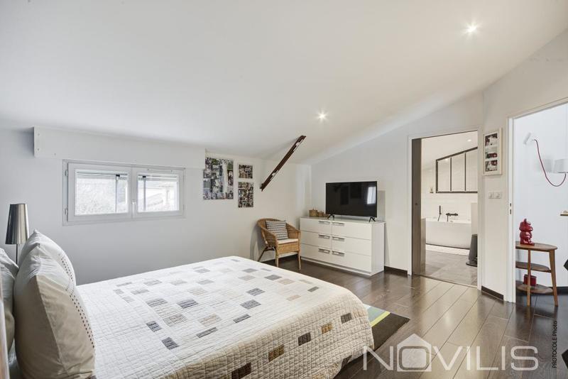 Maison - 210 m² - 5 pièces