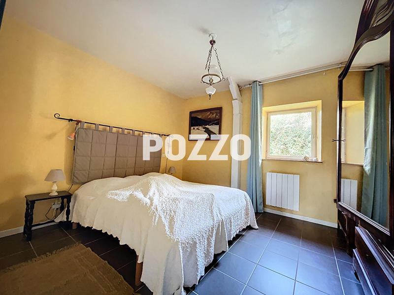 Maison - 439 m² - 16 pièces