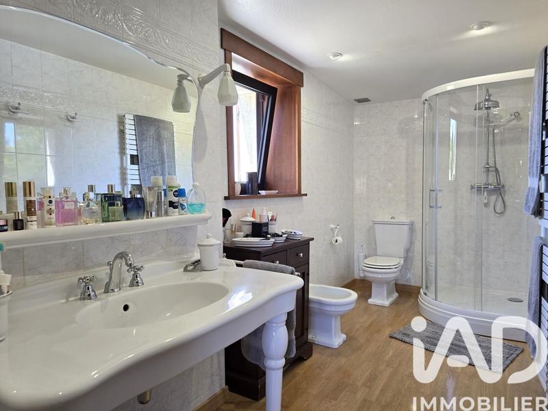 Maison - 382 m² - 12 pièces