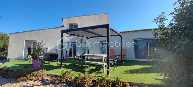 Demeure - 242 m² - 8 pièces