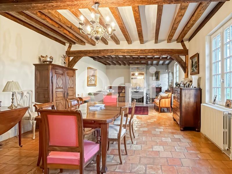 Propriété - 236 m² - 6 pièces