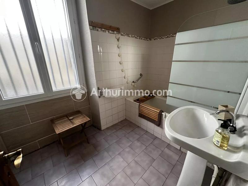 Maison - 210 m² - 6 pièces