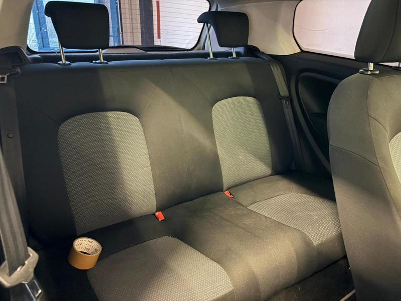 Fiat Punto 1.4 i 77 cv