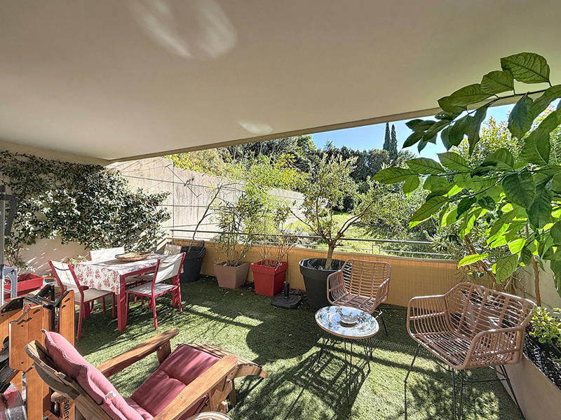 Appartement - 90 m² - 4 pièces