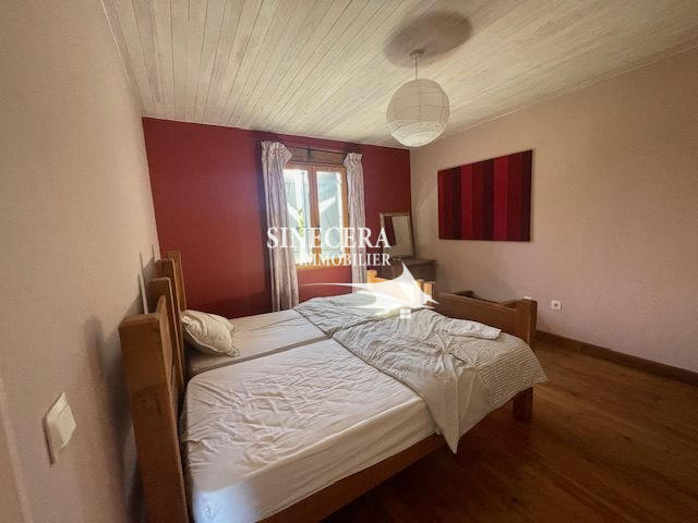 Maison - 340 m² - 5 pièces