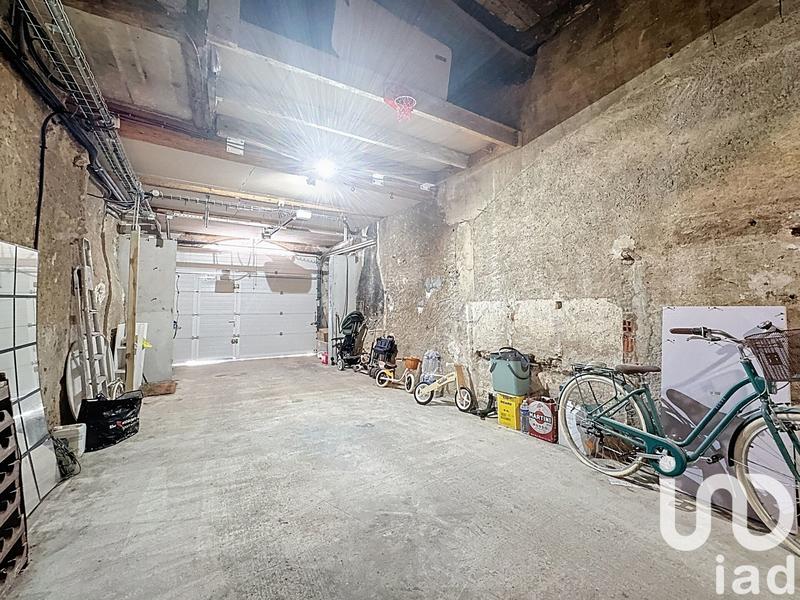 Maison - 250 m² - 6 pièces