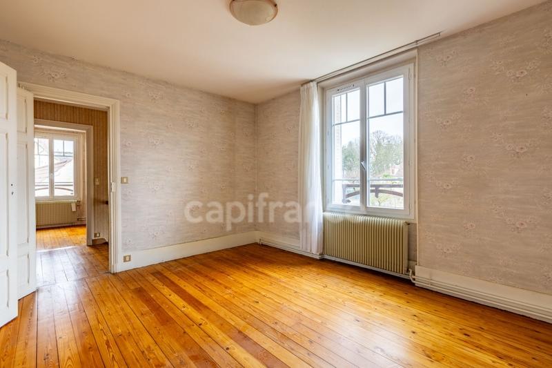 Maison - 170 m² - 8 pièces