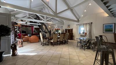 Appartement - 230 m² - 3 pièces