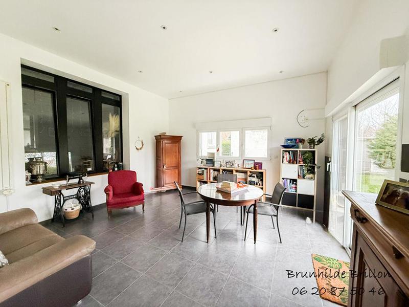 Maison - 225 m² - 9 pièces