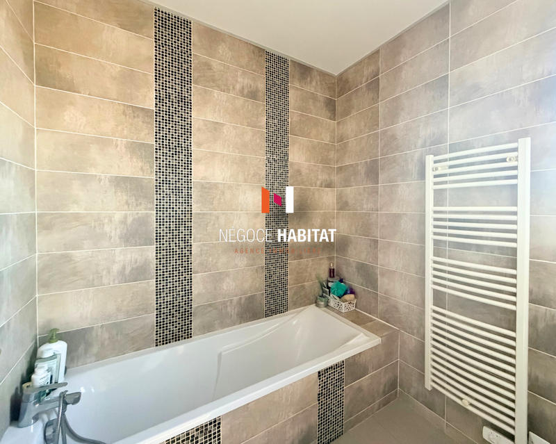 Maison - 98 m² - 5 pièces