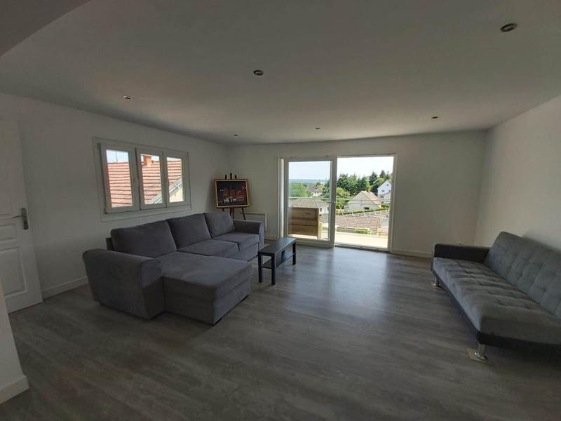 Maison traditionnelle - 220 m² - 7 pièces