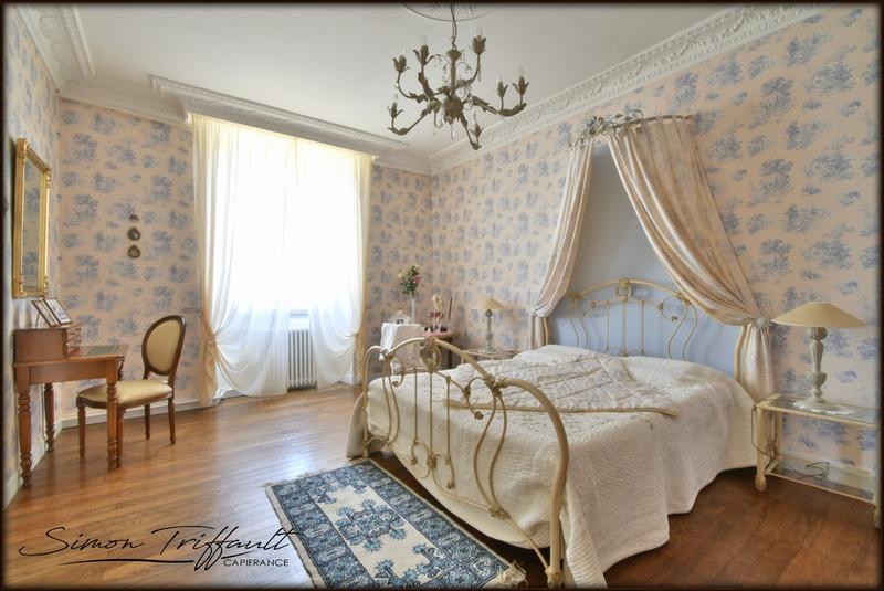 Maison - 246 m² - 10 pièces