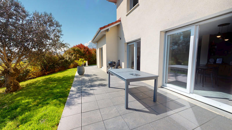 Maison - 140 m² - 5 pièces