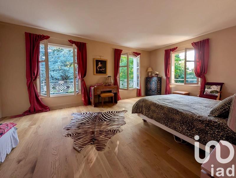 Maison de maîtres - 350 m² - 8 pièces