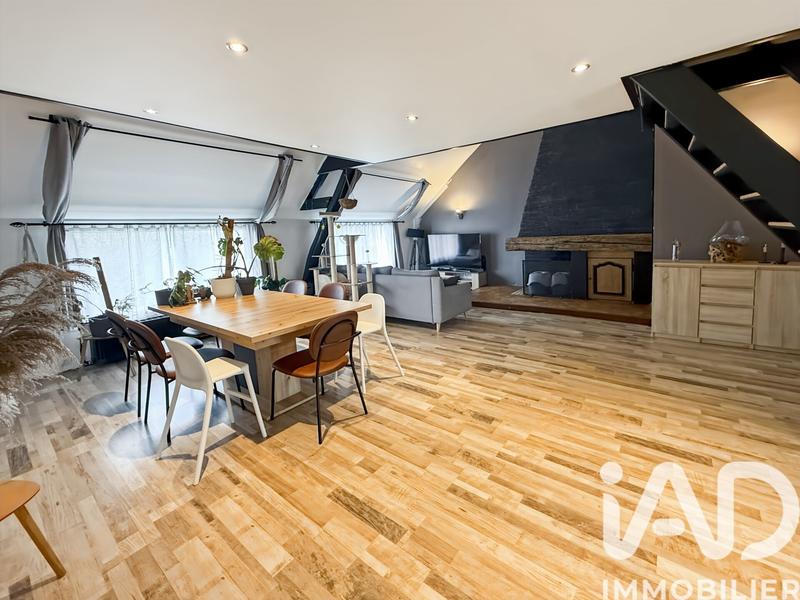 Maison - 216 m² - 7 pièces