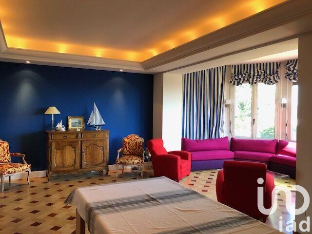 Maison - 287 m² - 10 pièces