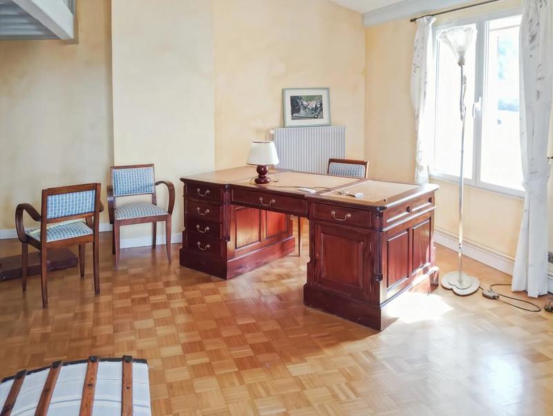 Propriété - 220 m² - 7 pièces