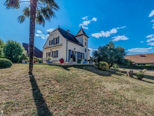 Maison - 144 m² - 8 pièces