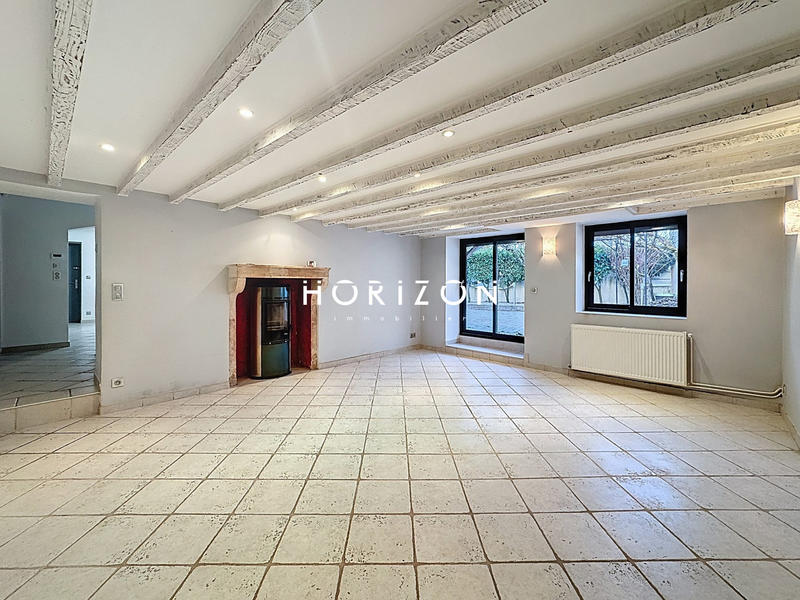 Maison ancienne - 204 m² - 8 pièces