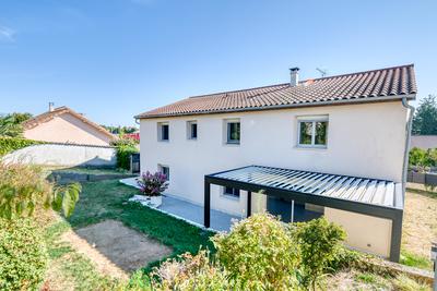 Maison traditionnelle - 217 m² - 11 pièces