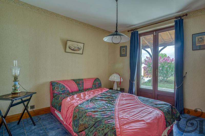 Maison - 225 m² - 5 pièces